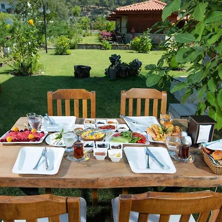 Sandal Otel
